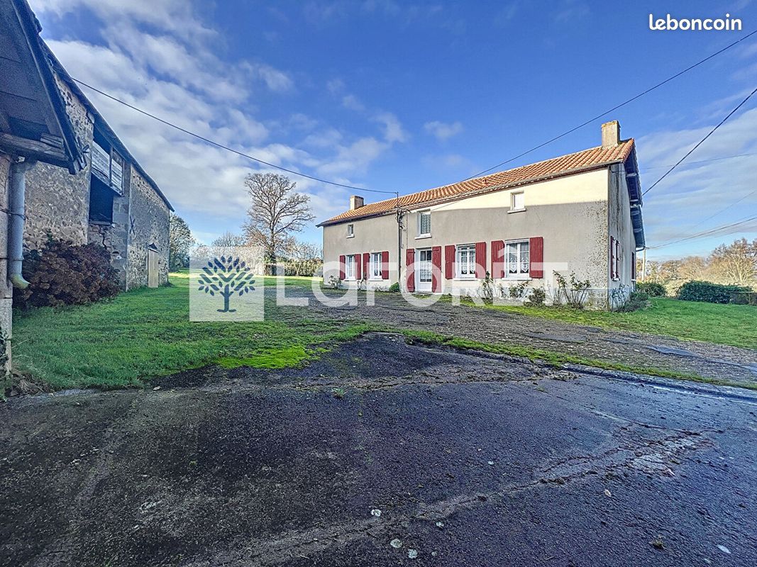 Maison 4 pièces 92 m² - Bressuire 79300 (image principale 1)