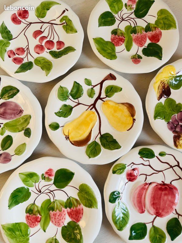 Assiette vintage en barbotine, au joli décor à relief de fruits, rare et tendance (image 3)