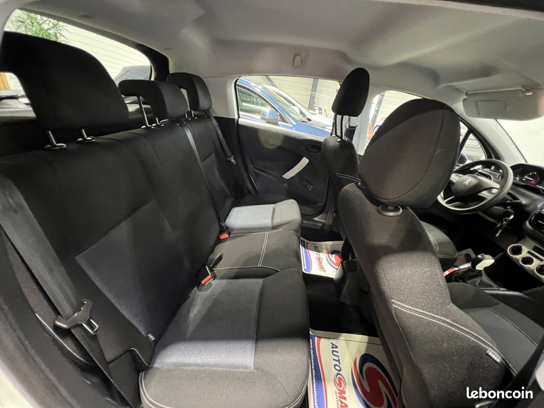 PEUGEOT 208 1.2i PureTech - 68Cv LIKE PHASE 2 CLIM (image 25)