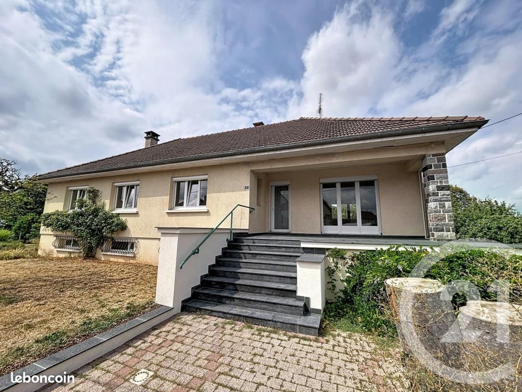 Maison 6 pièces 133 m² · à Saint-Sauveur · 133 m² · 1 000 €