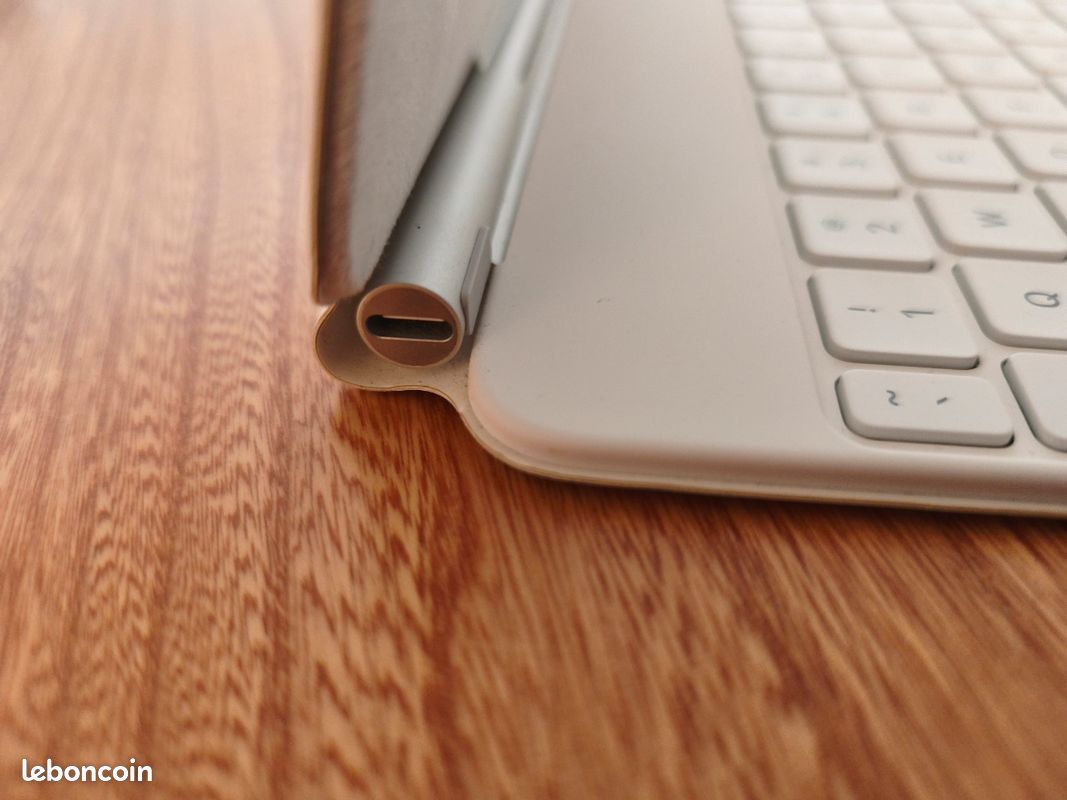 Magic Keyboard pour iPad air 10,9 pouces 2022
pour iPad Air (image 3)