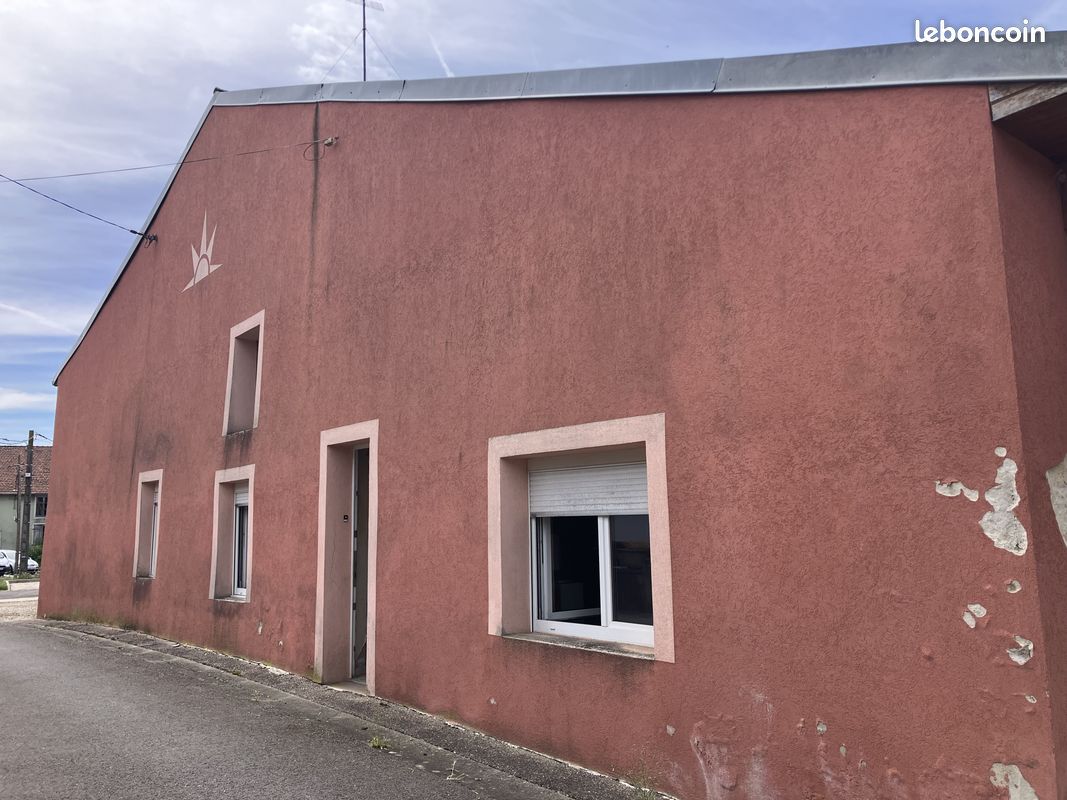 Maison 6 pièces 141 m² · à Many · 141 m² · 55 000 €