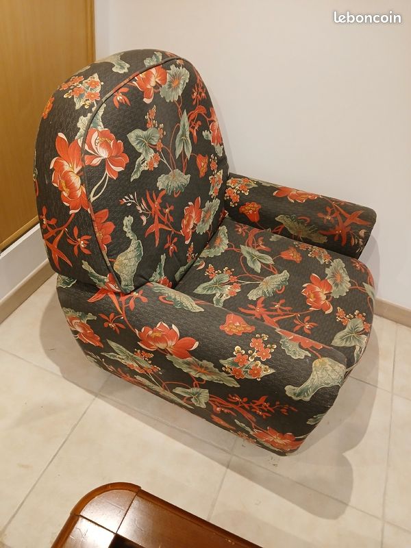 À vendre 2 fauteuils 100 prix à débattre (image 1)