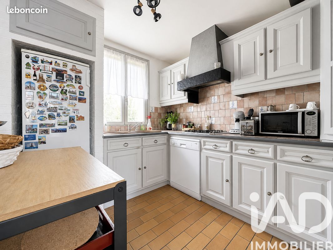 Maison 6 pièces 180 m² · à Saint-Pierre-lès-Elbeuf · 180 m² · 245 000 €