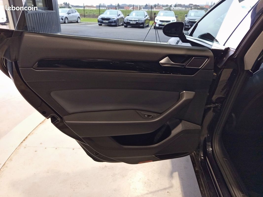 VOLKSWAGEN Arteon 2.0 TDI 150 SCR DSG7 Elegance (image 28)