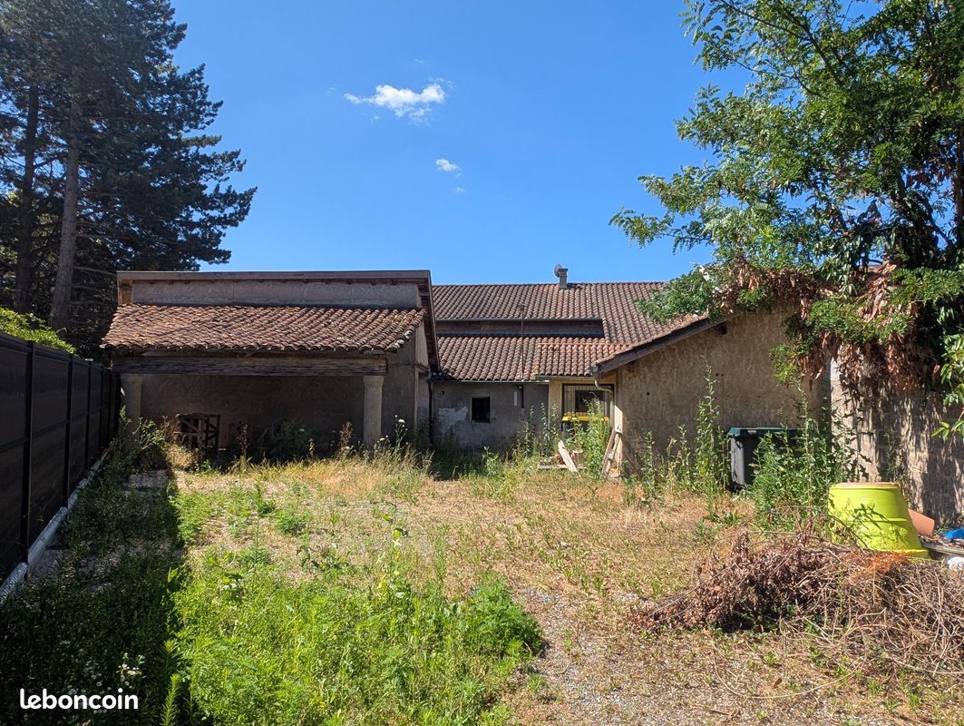 Maison 3 pièces 80 m² · à Saint-Paul-de-Varax · 80 m² · 100 000 €