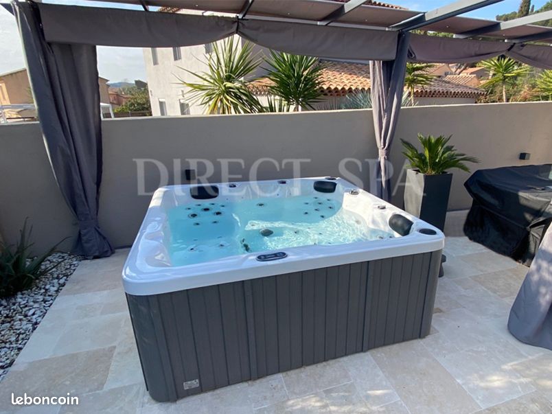 Spa 5 places à voir chez Direct'Spa super qualité (image 1)