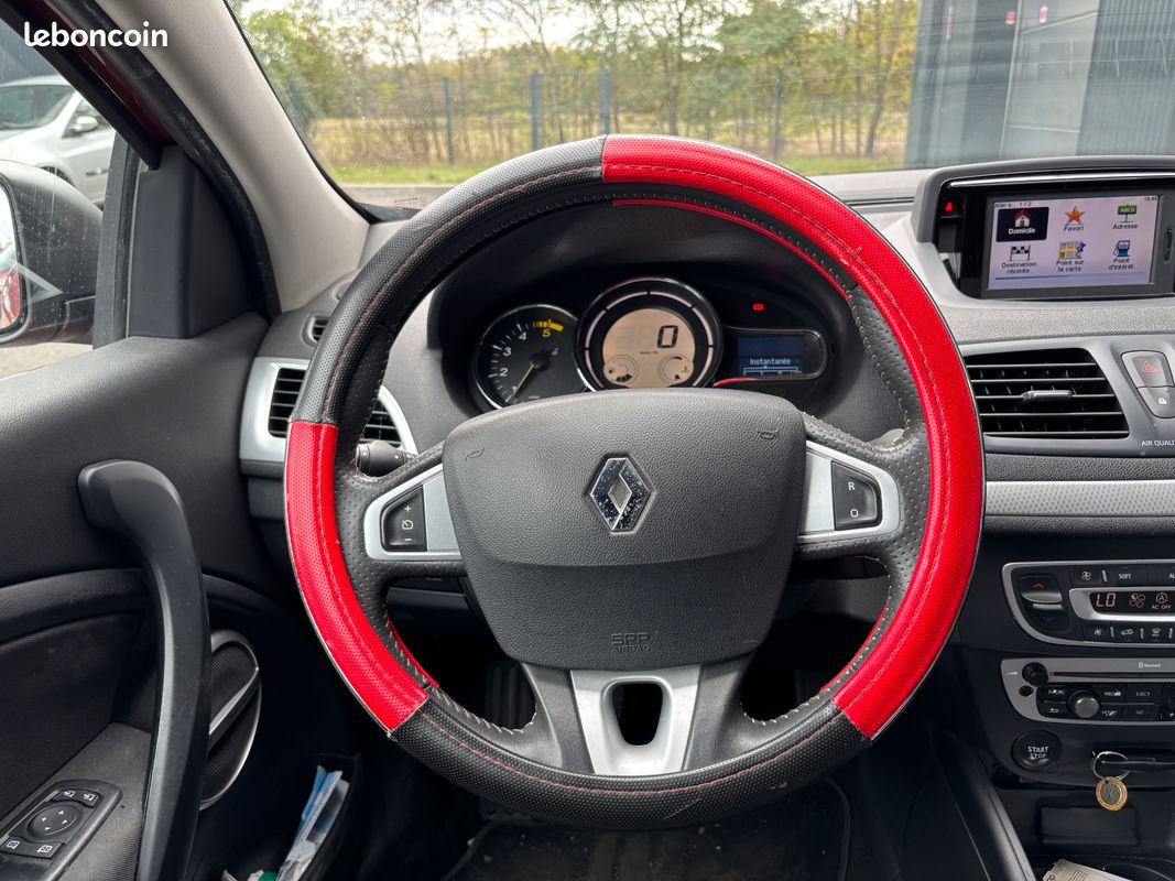 RENAULT Mégane III 1.6 DCi 130ch Bose - Garantie 6 mois - Entretien complet ✅ (image 8)