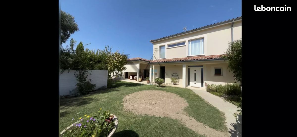 Maison 8 pièces 212 m² · à Montélimar · 212 m² · 490 000 €