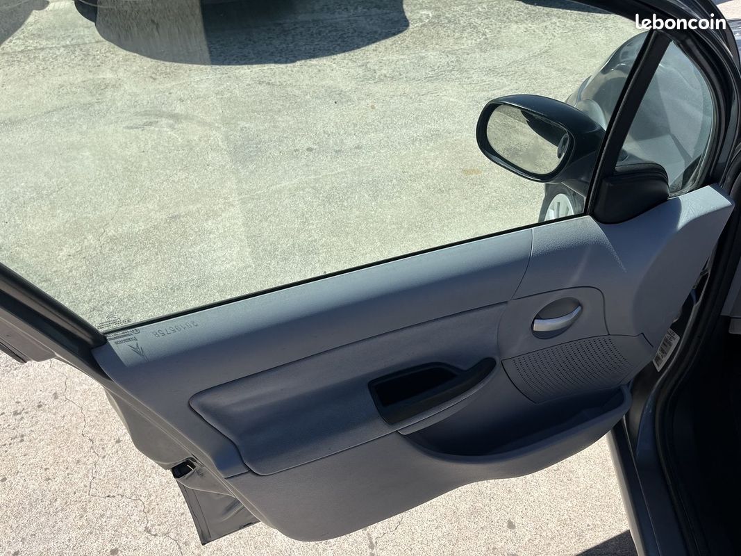 Citroen C3 1.4 HDI70 AIRPLAY (image 8)