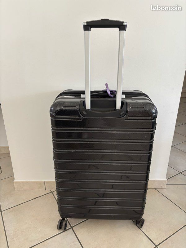 Valise soute en très bon état (image 2)