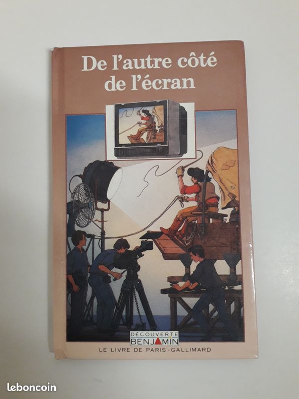 De l'autre côté de l'écran collection découverte cadet .. Le livre de Paris Gallimard.. (image 1)