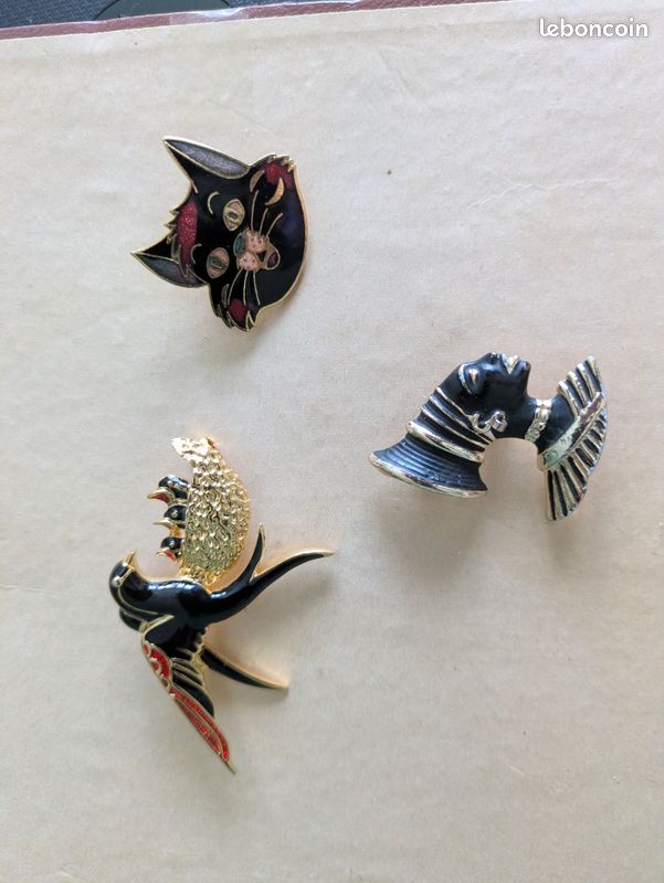 Lot de trois broches (image 1)