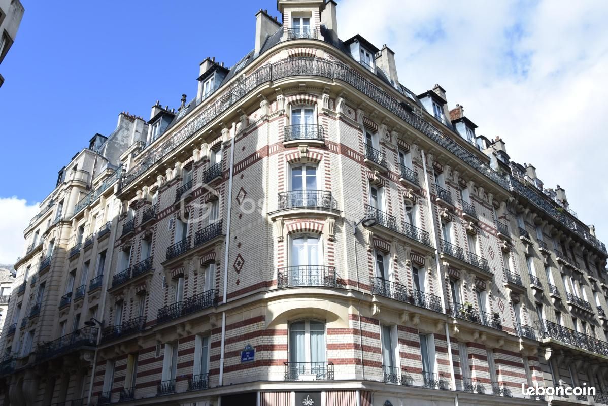 Appartement 2 pièces 31 m² · à Paris · 31 m² · 305 000 €