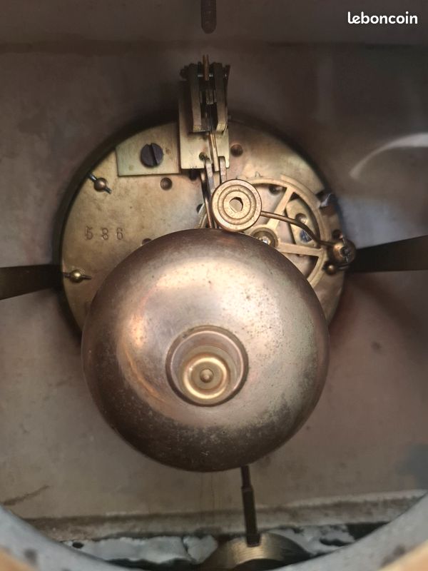Pendule ancienne Napoléon III en marbre et bronze doré (image 4)