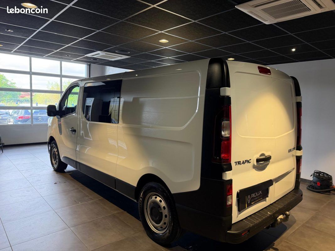 Renault trafic l2h1 3t 2.0 blue dci 150 cabine approfondie confort attelage / prix ht (image 3)