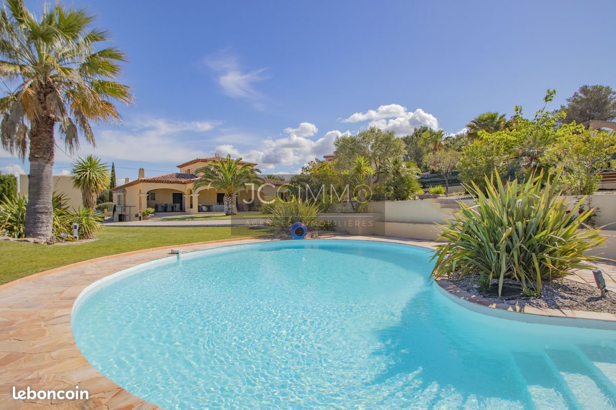 Maison 7 pièces 218 m² · à Hyères · 218 m² · 998 000 €