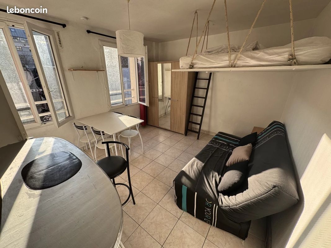 Local commercial 143 m² · à Paris · 143 m² · 1 080 000 €
