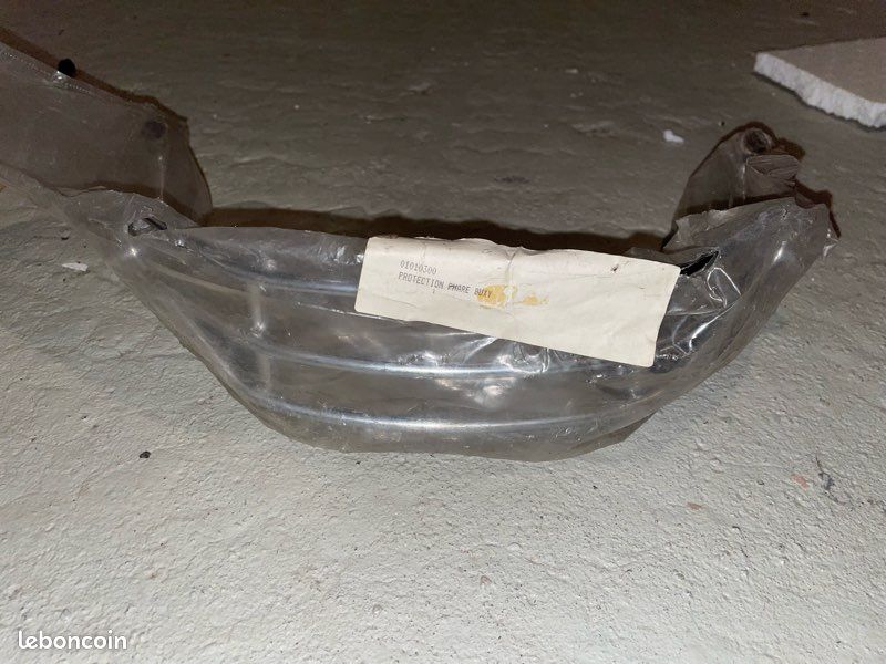 Grille de protection de phare Peugeot buxy (image 2)