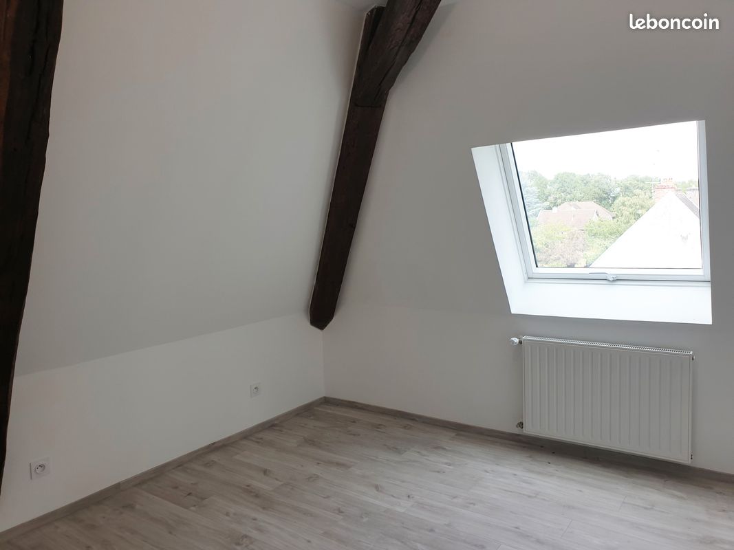 DOLE - Jura T3 - calme et lumineux - à louer, au 2ème étage d'une charmante copropriété :