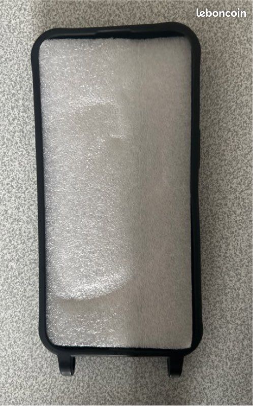 Coque iPhone 14 neuve (image 1)
