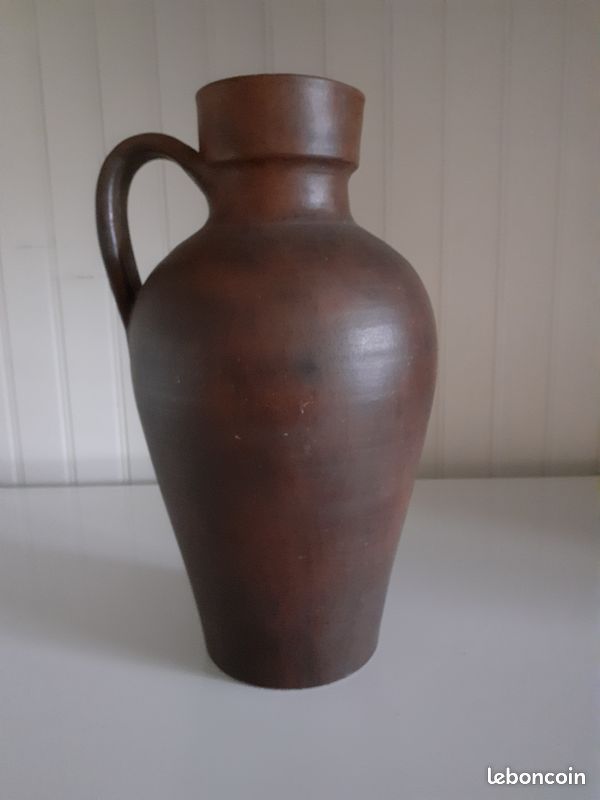 Pichet en terre (image 1)