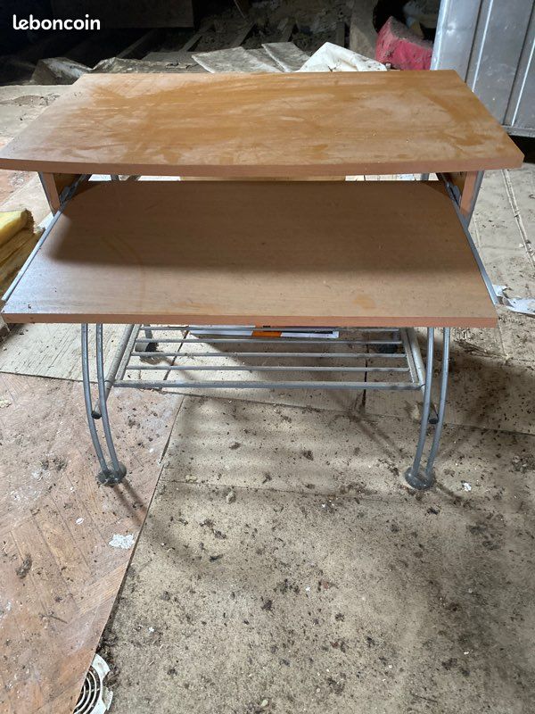 Bureau (image 1)