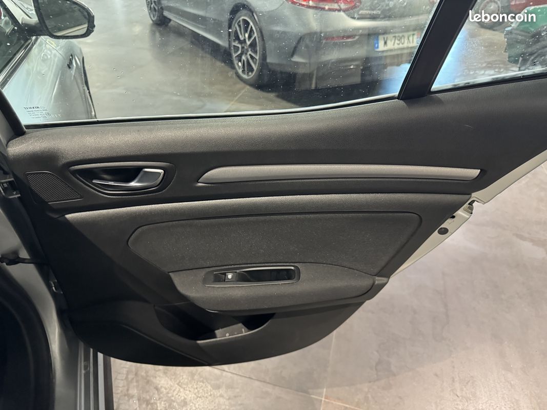 Renault MEGANE IV 1.5 BLUE DCI 115CH BUSINESS PLB AUTO (image 16)