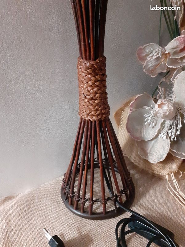 Pied de lampe en rotin (image 2)