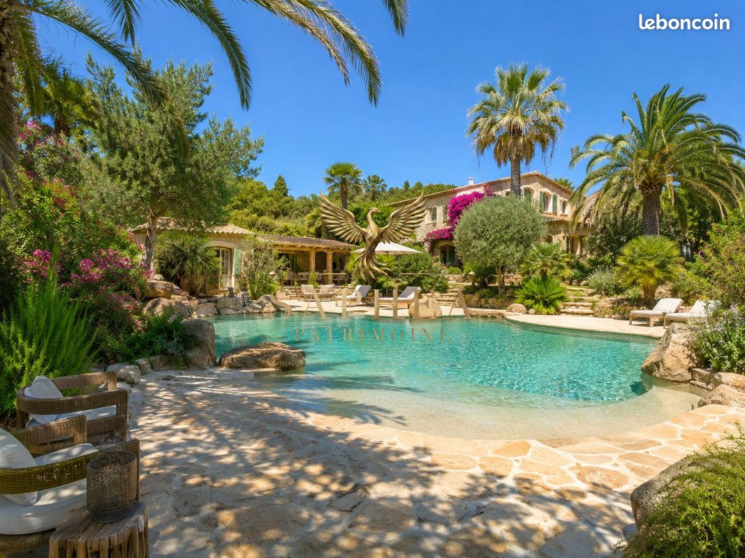 Maison 10 pièces 400 m² · à La Cadière-d'Azur · 400 m² · 2 750 000 €