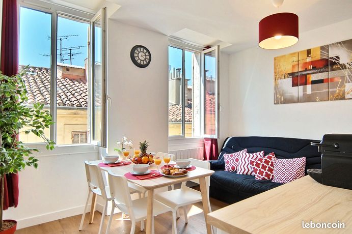 T3 Traversant 42 m² Rénové – La Joliette