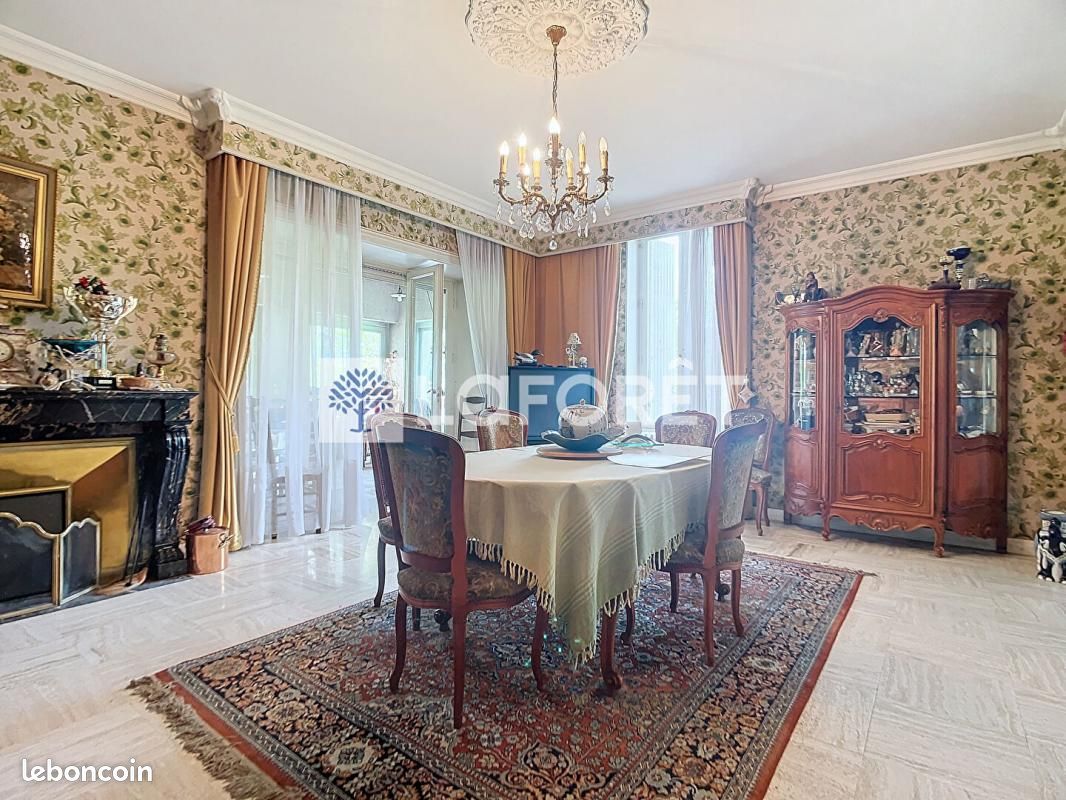 Propriété 6 pièces 175 m² - Verruyes 79310 (image principale 5)
