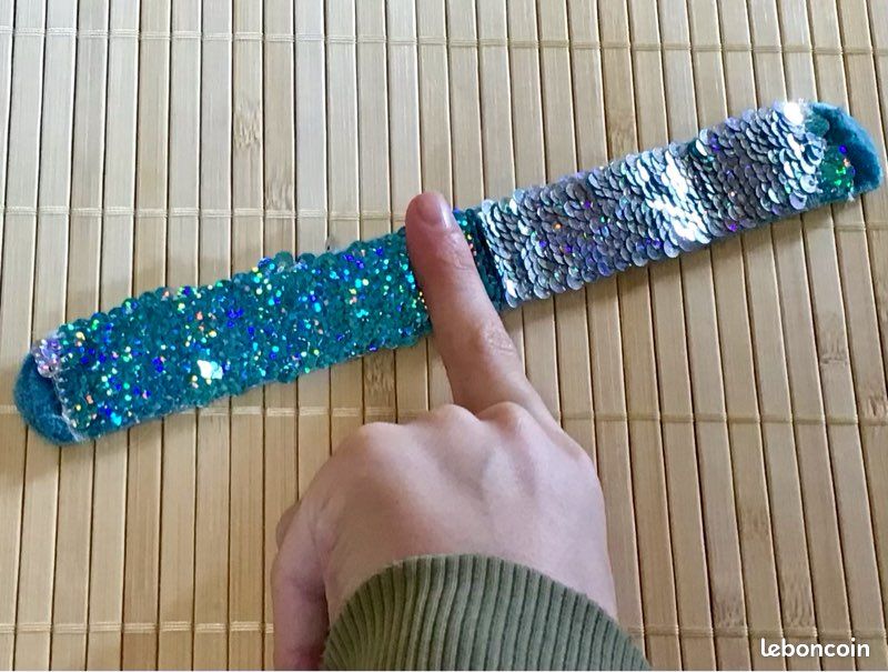 Bracelet bleu et doré (image 4)