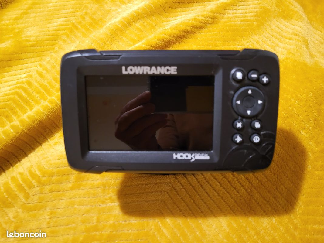 Sondeur Lowrance Hook Reveal 7 avec sonde 83/200 HDI - Équipement