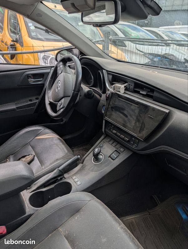 Toyota Auris 2 phase 2 break 1.8i 99 cv en pièce (image 2)