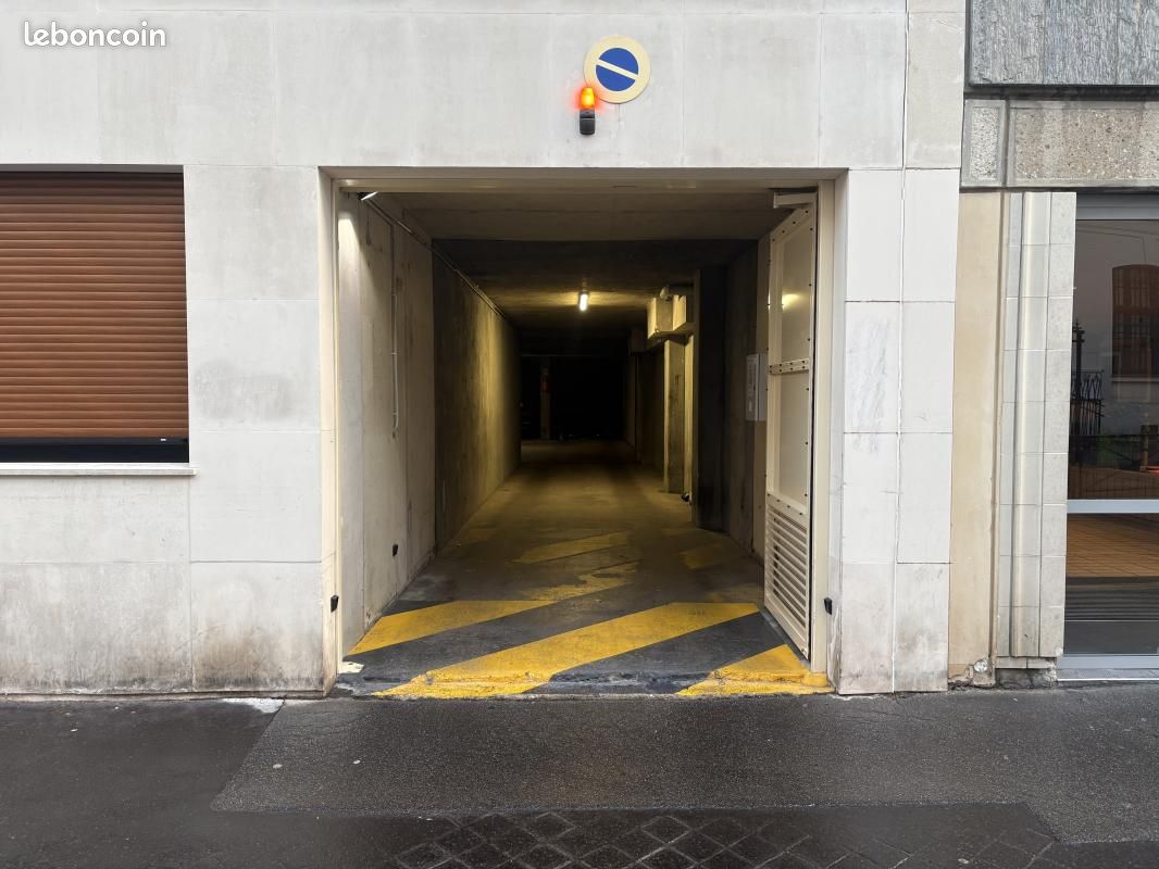 Parking 12 m² · à Paris · 12 m² · 20 500 €