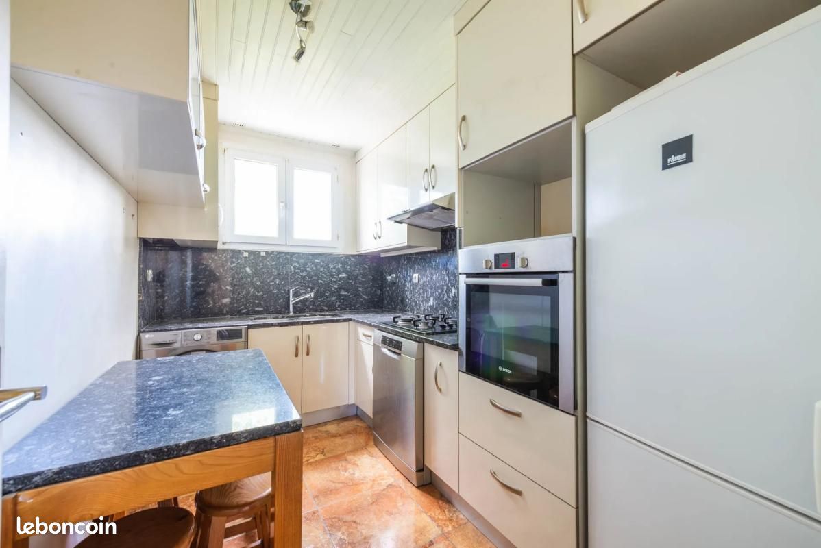 Appartement 4 pièces 64 m² · à Versailles · 64 m² · 275 000 €