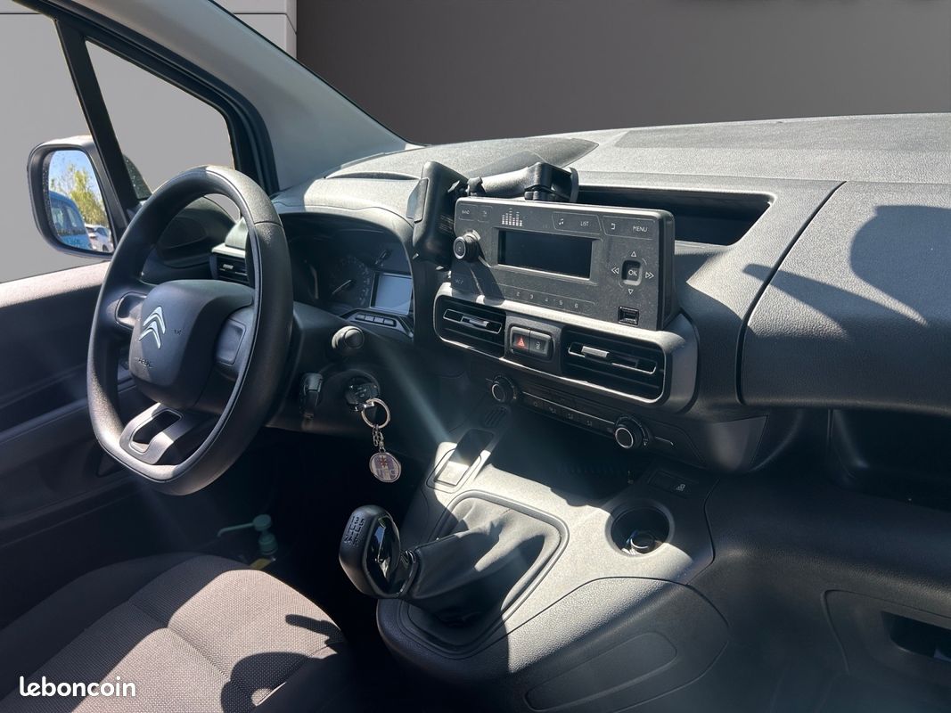 CITROEN BERLINGO III TAILLE M 1000KG BLUEHDI 100 S&S CLUB 3PL 102Ch Garantie 12 mois (image 11)