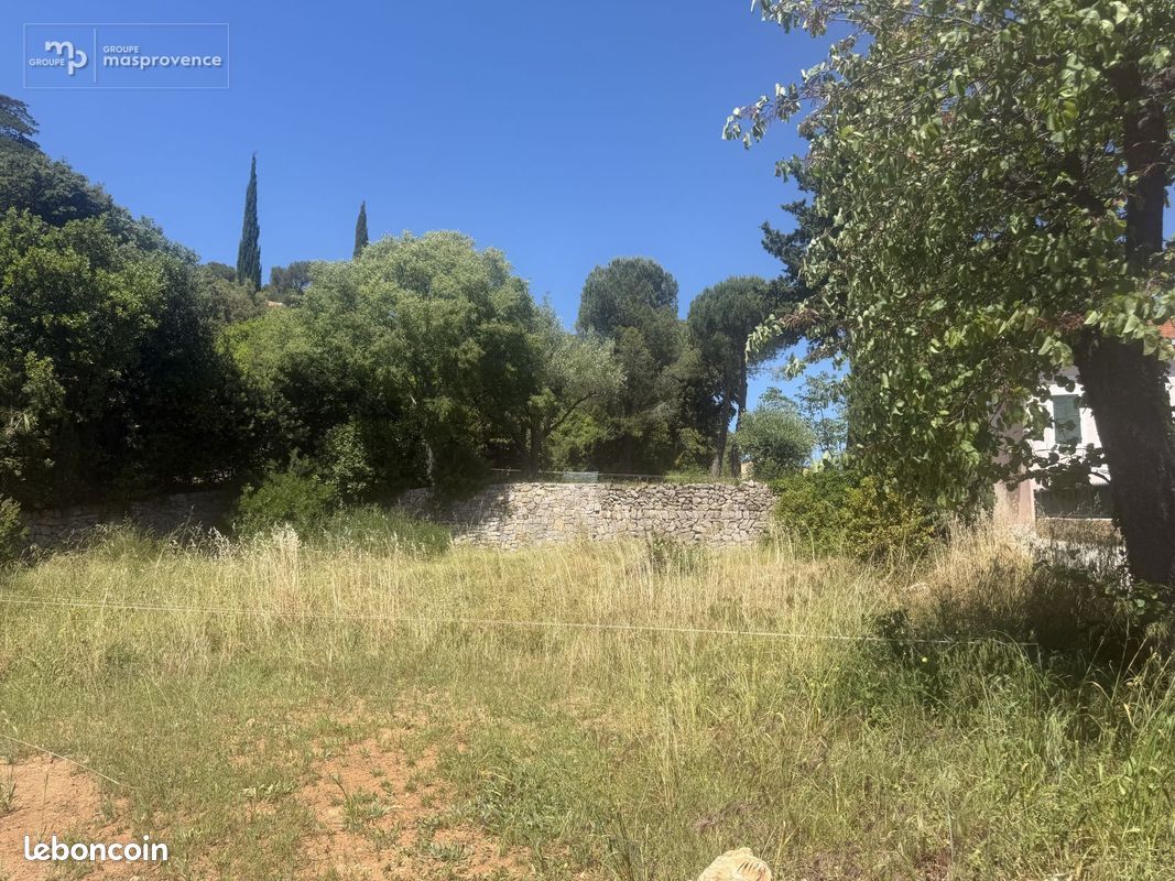 Terrain à bâtir de 518 m² à LA GARDE (83) · 570 000 €