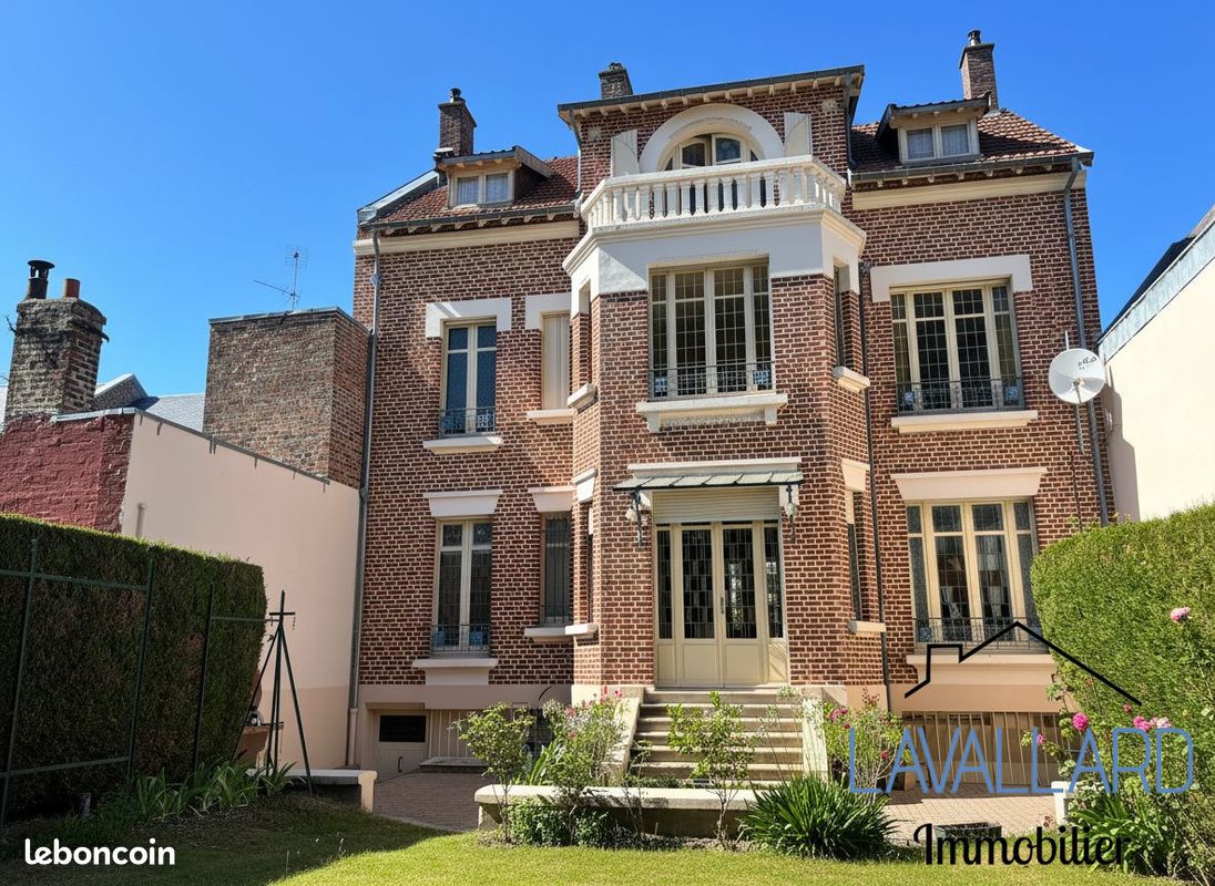 Maison 8 pièces 245 m² · à Amiens · 245 m² · 560 000 €