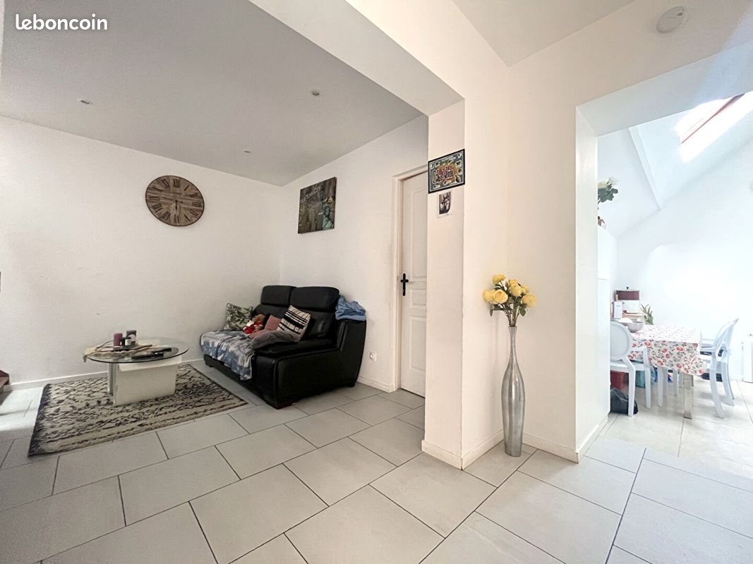 Immeuble 520 m² · à Méru · 520 m² · 472 700 €