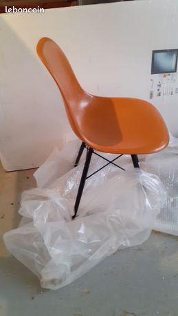 chaise enfant plastique orange – LocaFilm