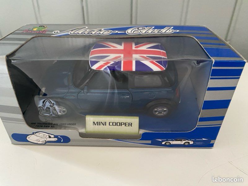 Miniature Mini Cooper à friction 1/36 Playland Auto Club Jeux
