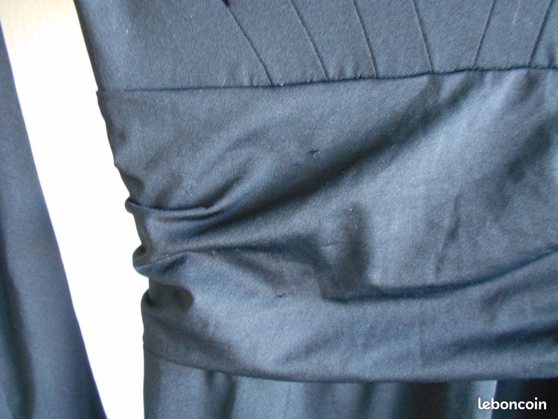 Robe noire un peu habillée (image 4)