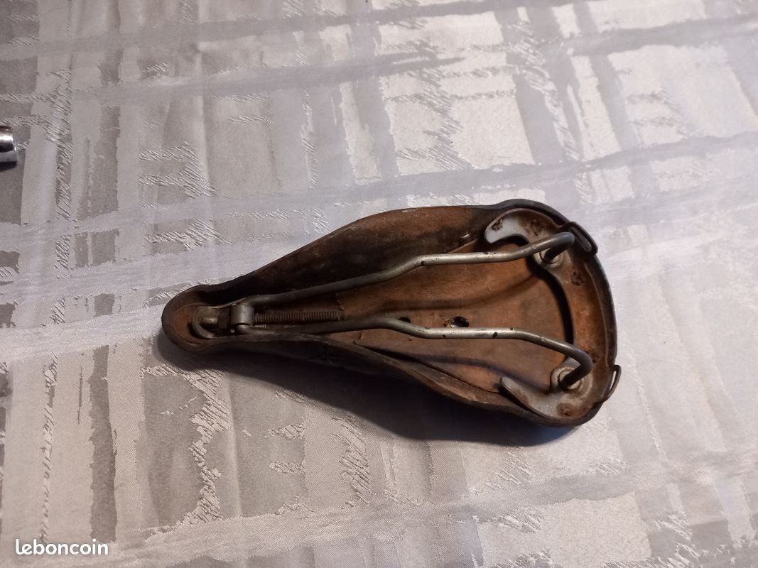 Selle De Vélo Ancienne TALBOT En Cuir, Fabrication Française, Pour Cyclotourisme