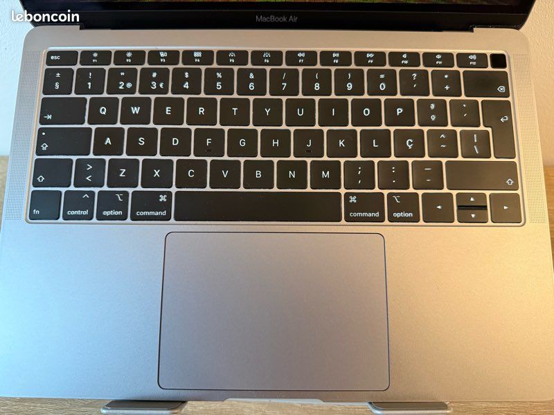 MacBook Air Retina 13 pouces 2019 i5 8Go 128Go clavier QWERTY (image 6)