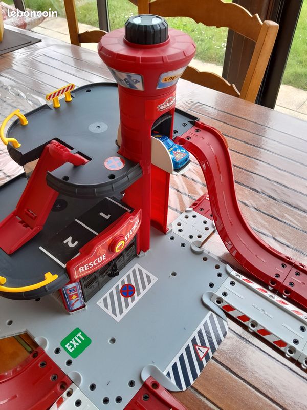 Garage pompiers majorette (image 4)