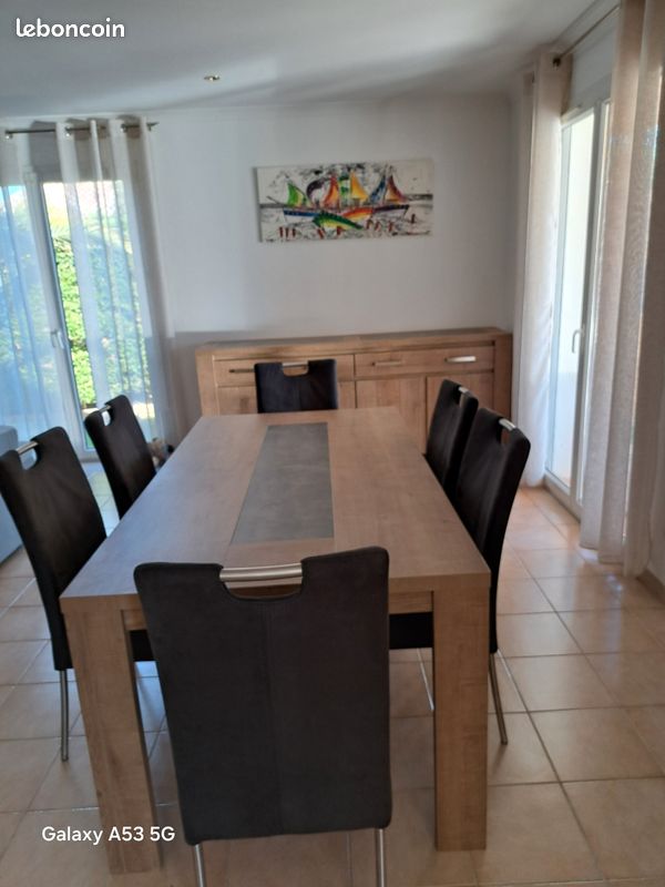 Salle a manger contemporaine (image 1)