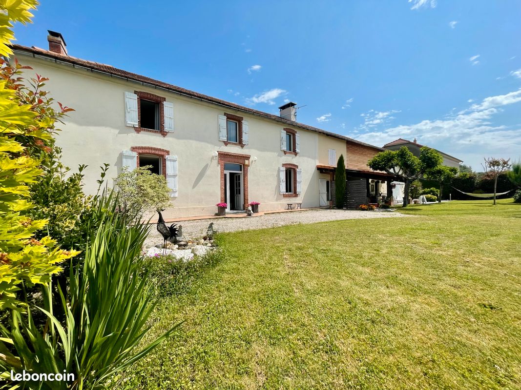 Maison 5 pièces 205 m² · à Vic-en-Bigorre · 205 m² · 316 200 €