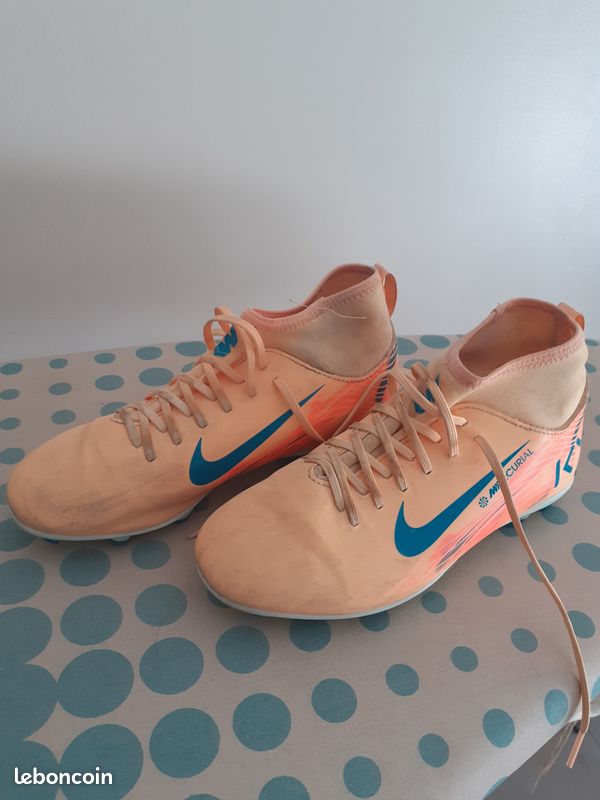 Chaussures de foot taille 38.5 (image 2)